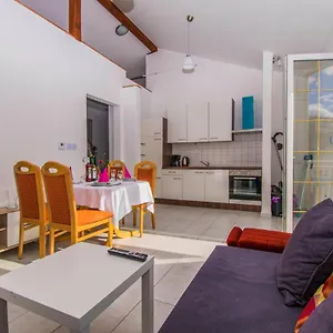 Apartment Relax Near
