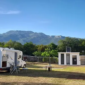 camping-dolovi.hotelinzadar.com/
